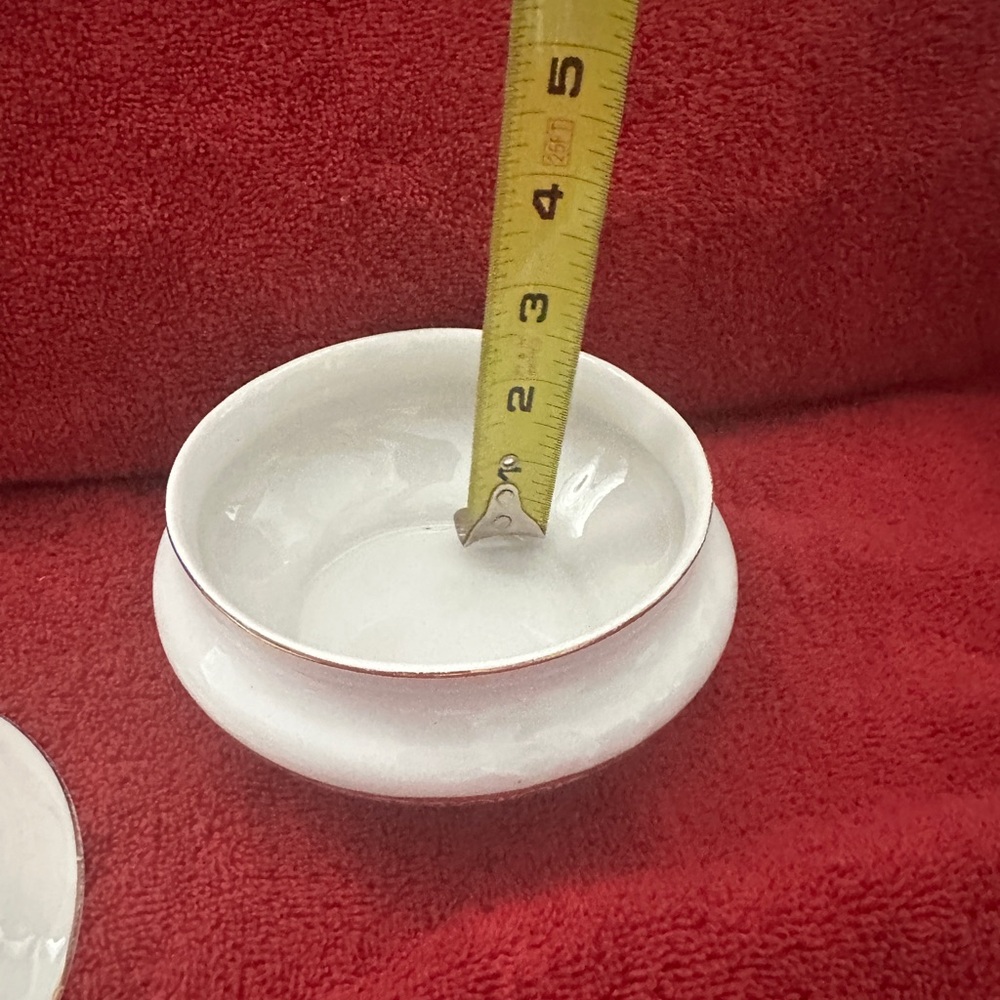 Edwin M. Knowles Sugar Bowl With Gold Trim - Picture 5 of 8